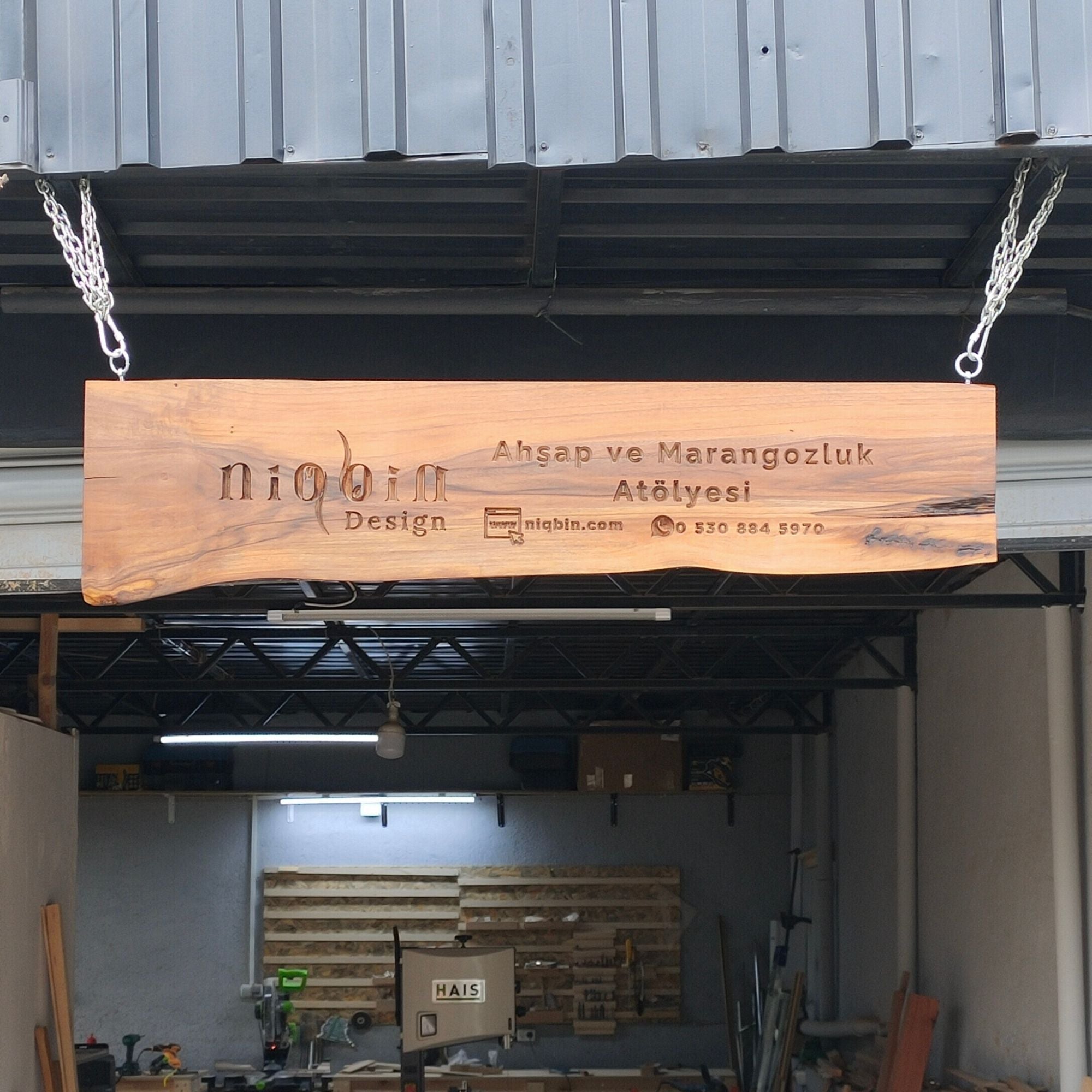 Kişiye Özel Masif Ceviz Ahşap Tabela - CNC İşlemeli
