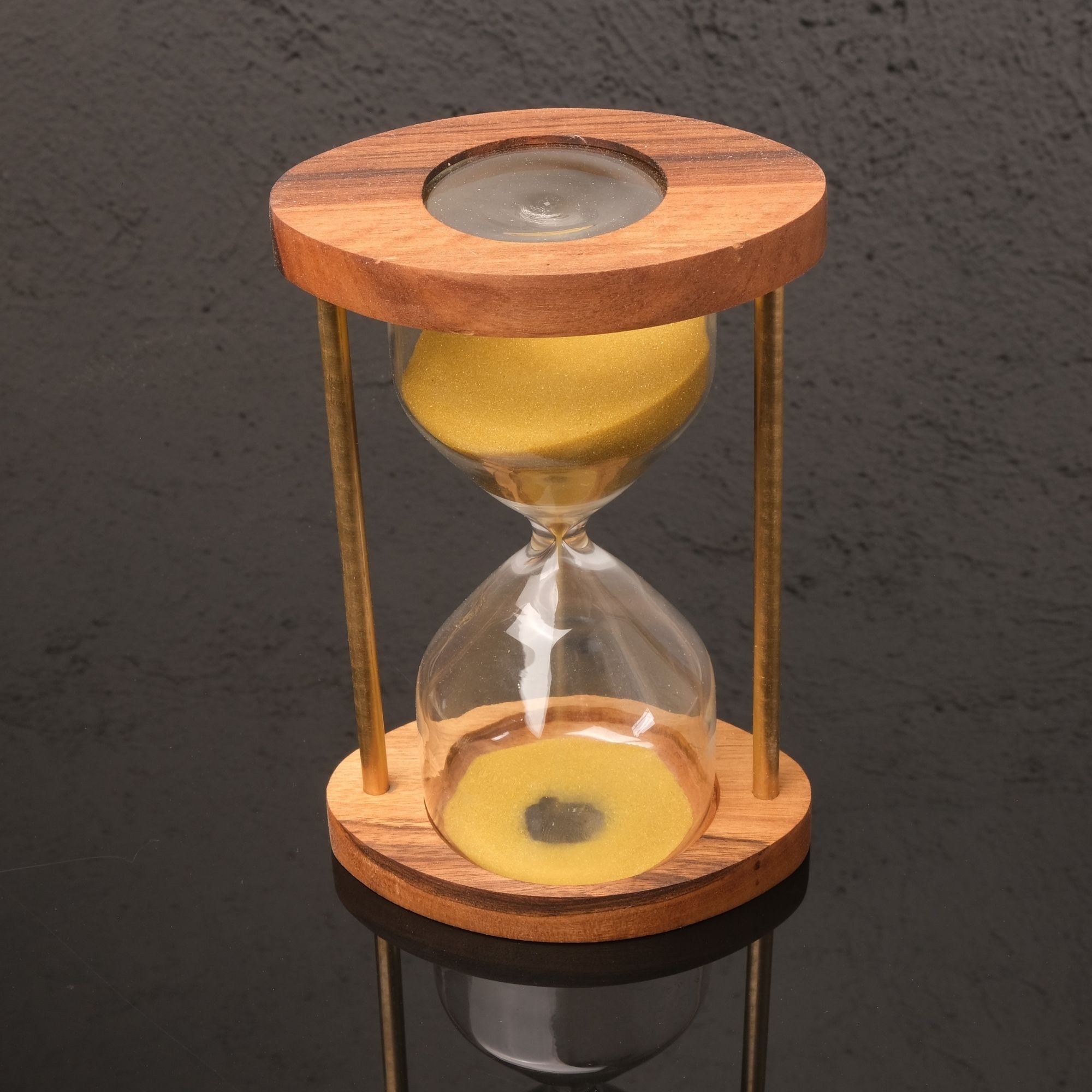 Axis – Ceviz Ağacı ve Pirinç Detaylı Kum Saati | Masif Masaüstü Aksesuarı