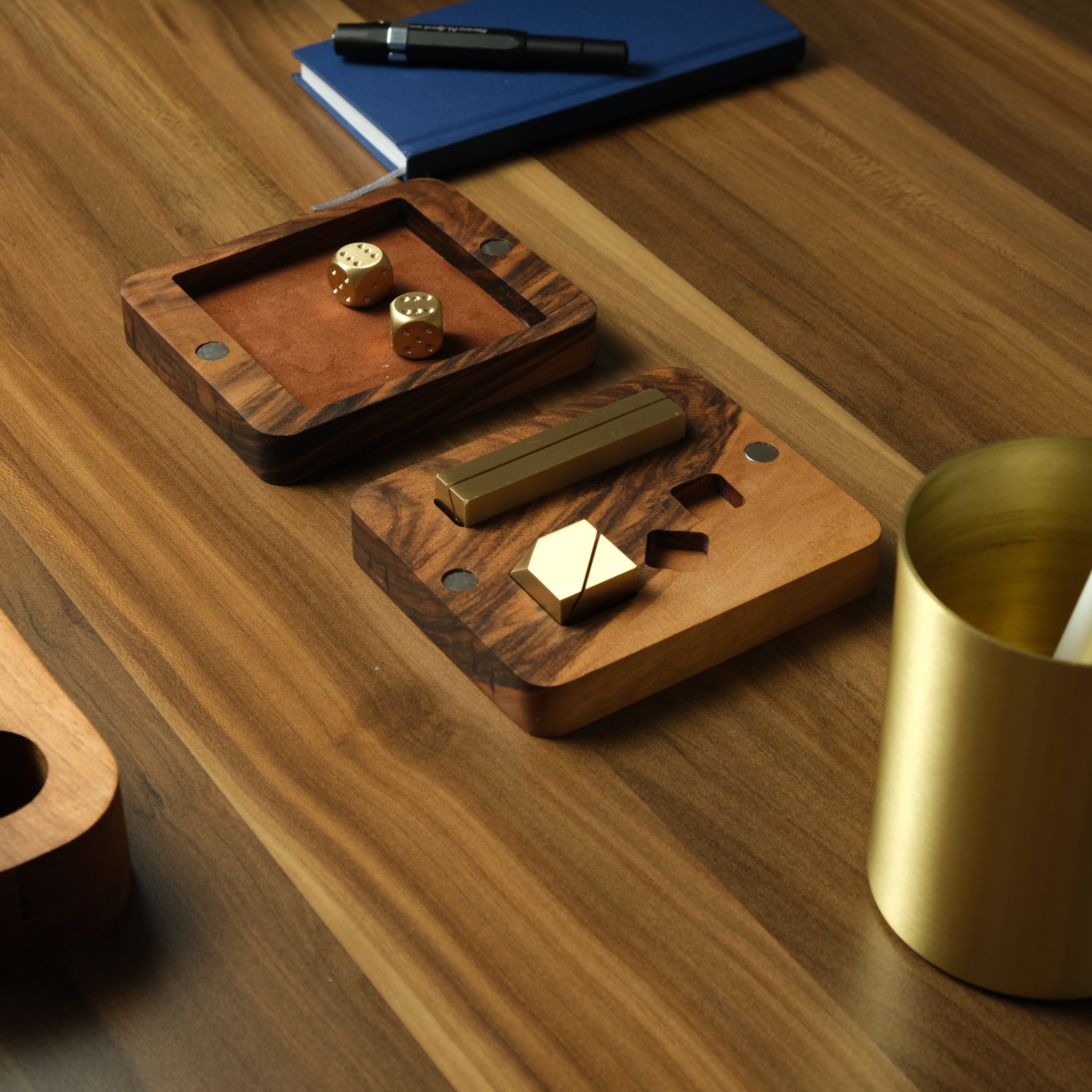 Aurum Signature Set - Kişiye Özel Masif Ceviz ve Som Pirinç Ofis Seti