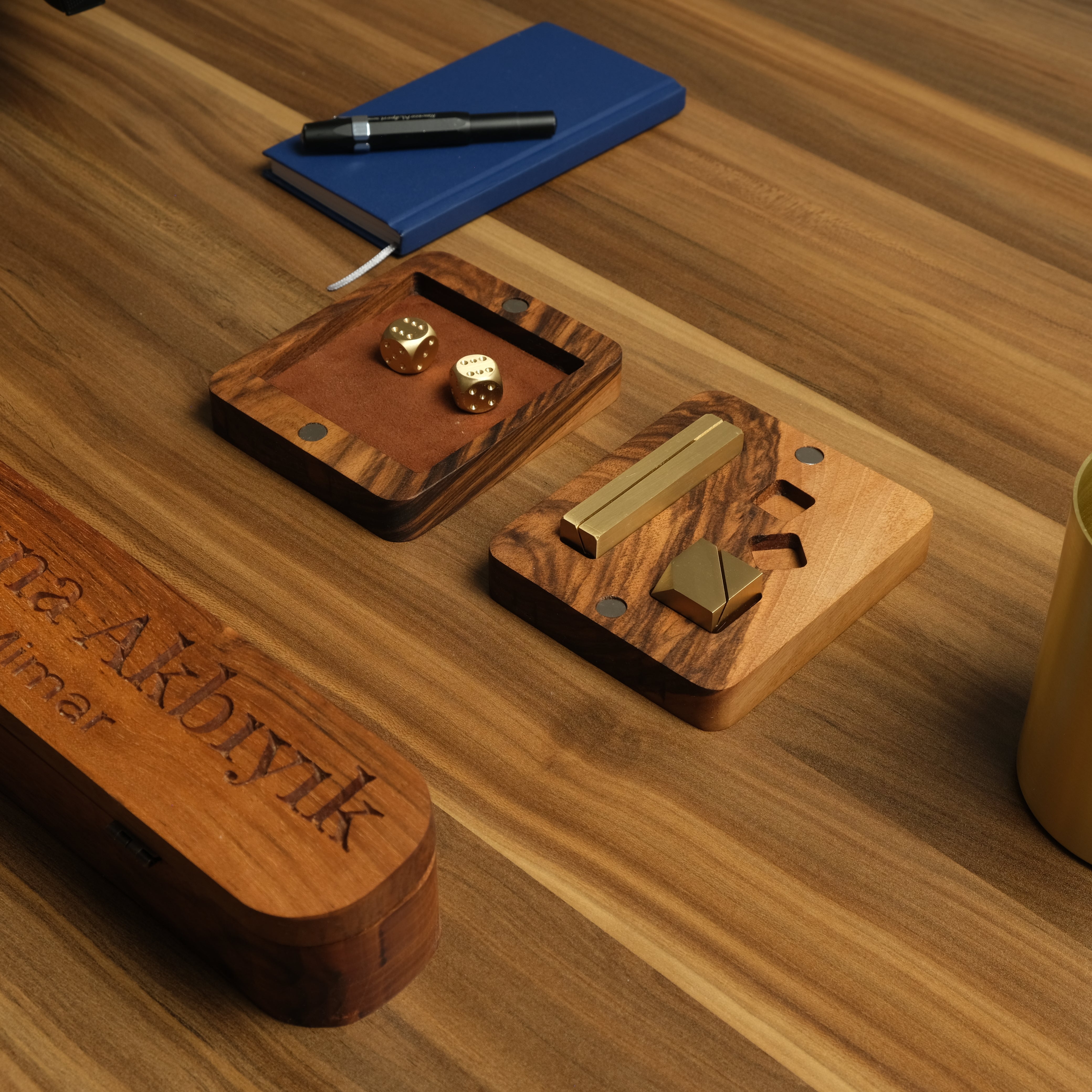 Aurum Signature Set - Kişiye Özel Masif Ceviz ve Som Pirinç Ofis Seti