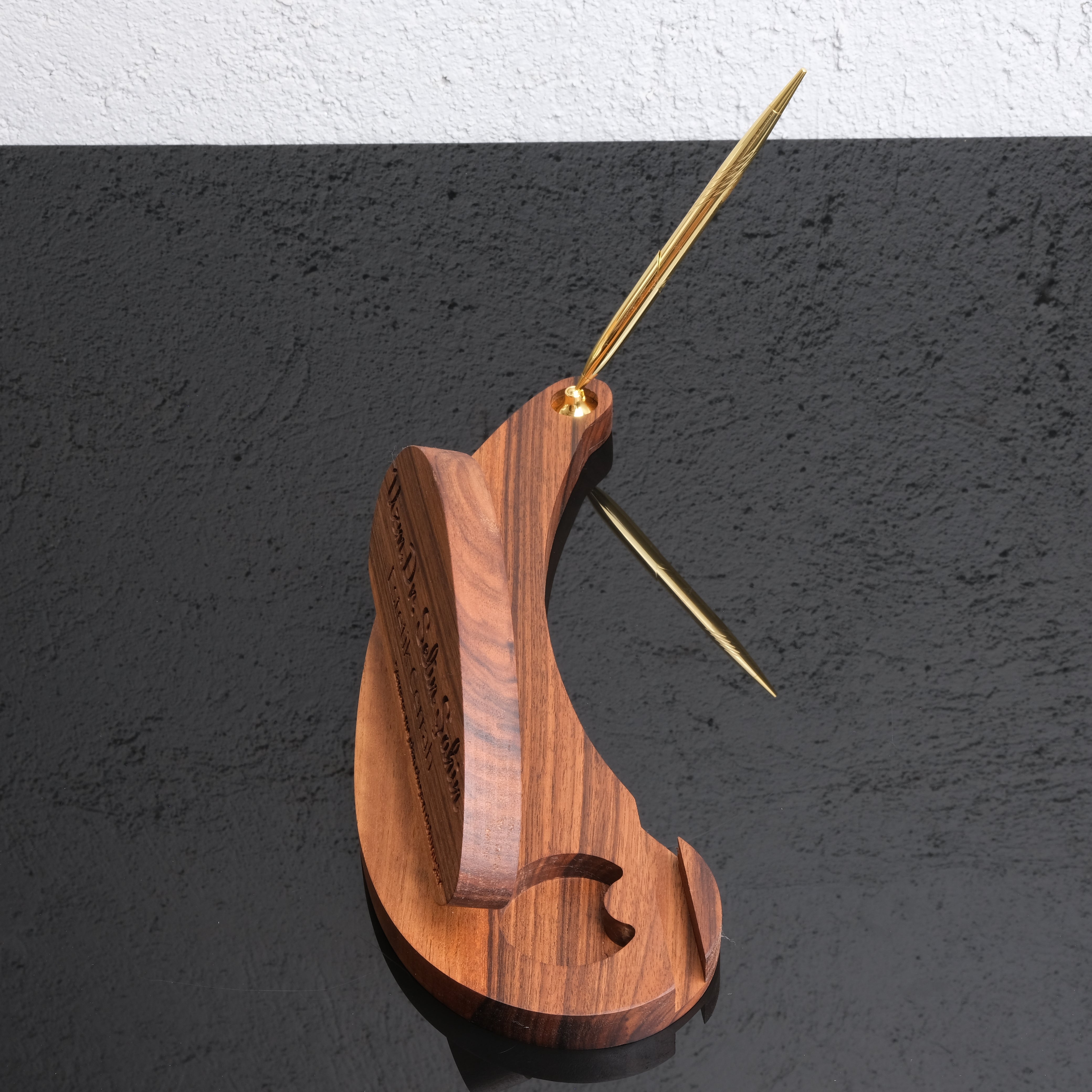 Calista Lüks Masa İsimliği – Zarafetin ve İşlevselliğin Buluşma Noktası