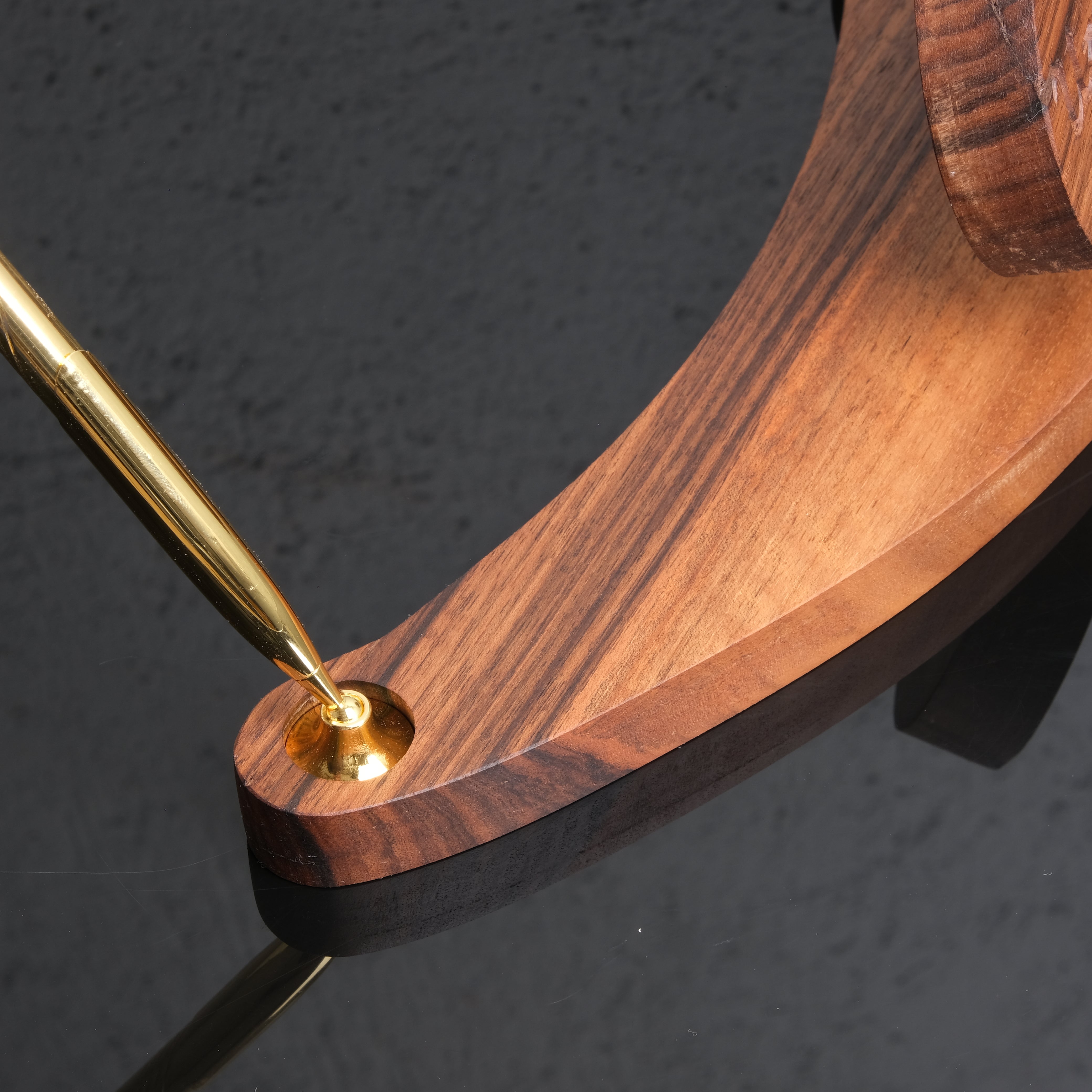 Calista Lüks Masa İsimliği – Zarafetin ve İşlevselliğin Buluşma Noktası