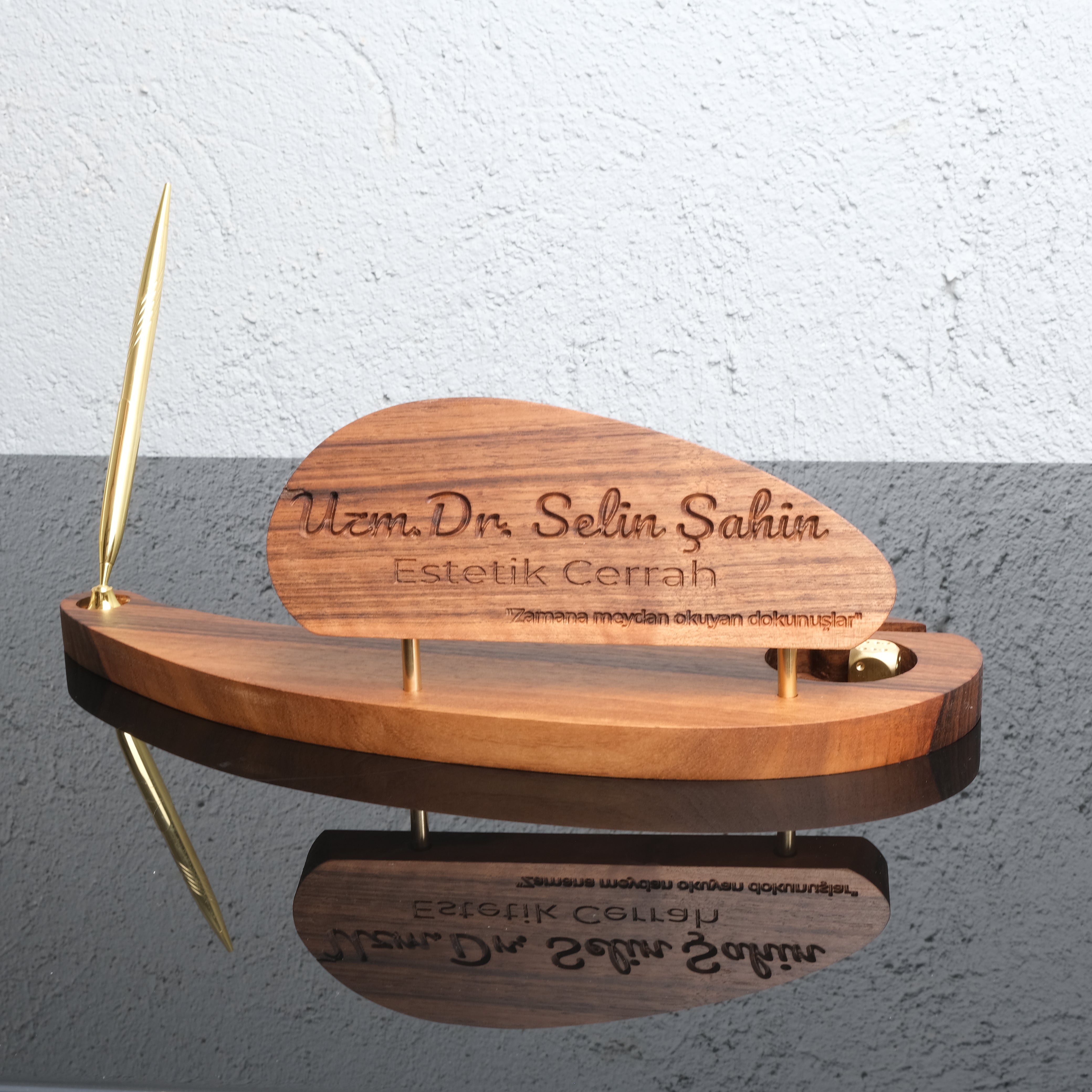 Calista Lüks Masa İsimliği – Zarafetin ve İşlevselliğin Buluşma Noktası