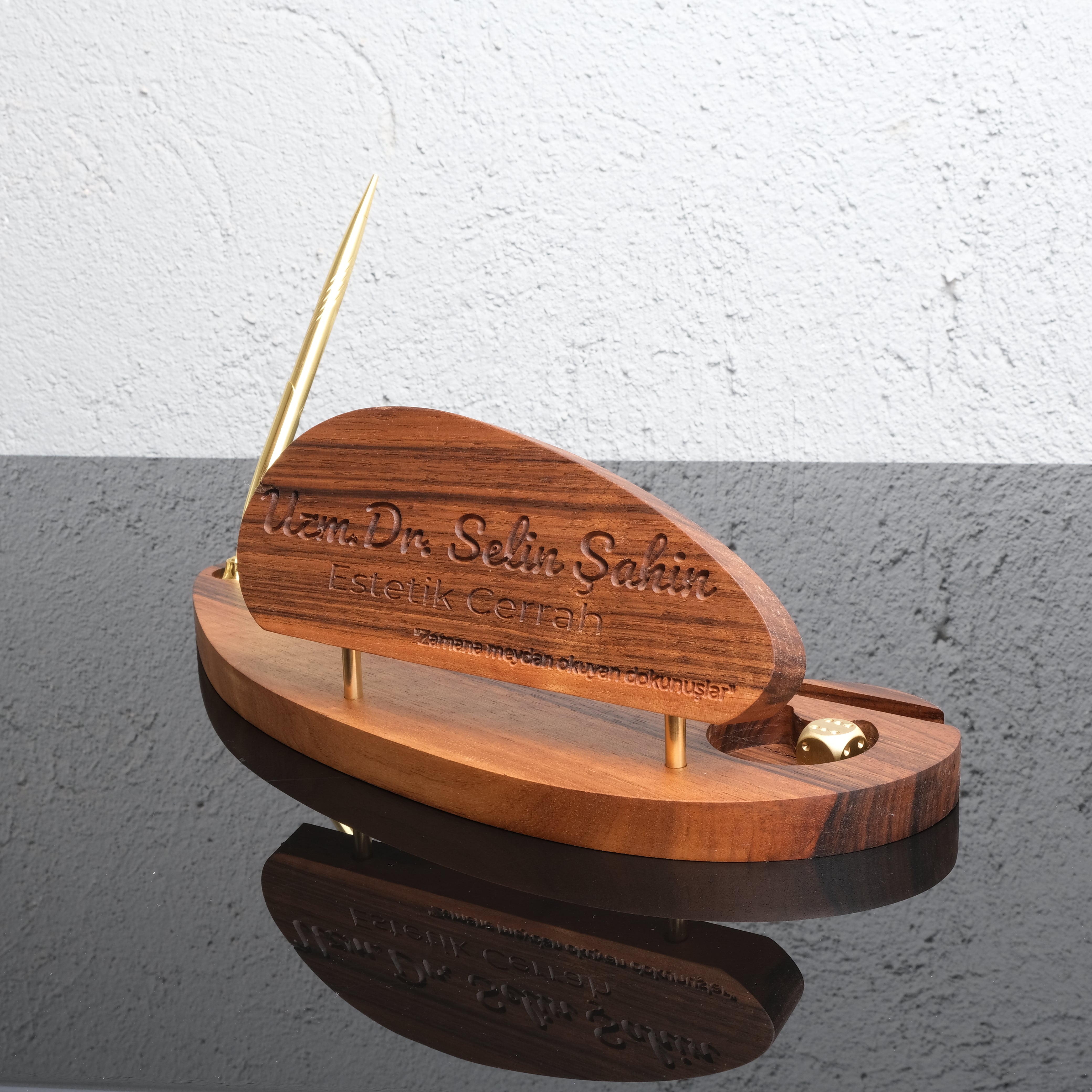 Calista Lüks Masa İsimliği – Zarafetin ve İşlevselliğin Buluşma Noktası