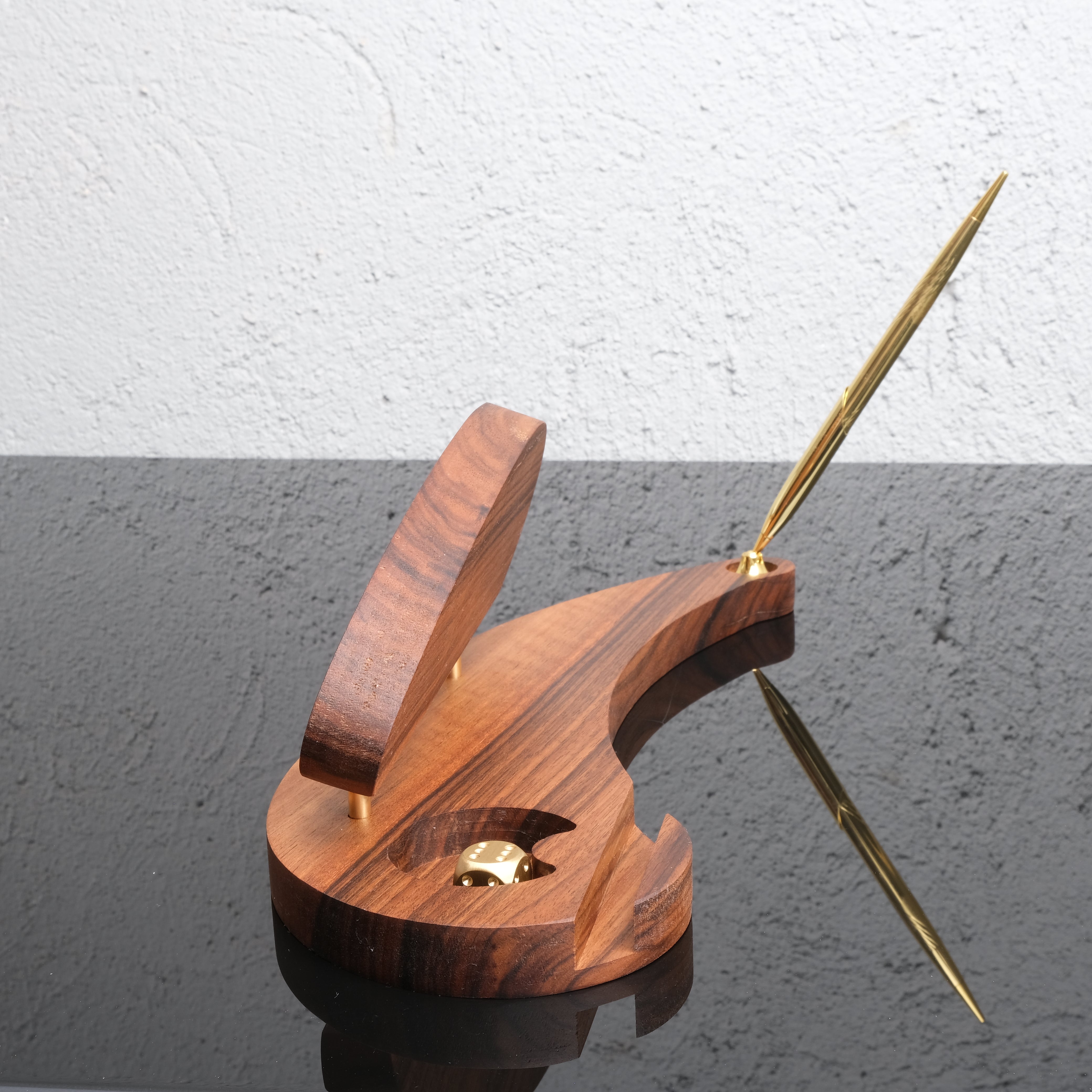 Calista Lüks Masa İsimliği – Zarafetin ve İşlevselliğin Buluşma Noktası