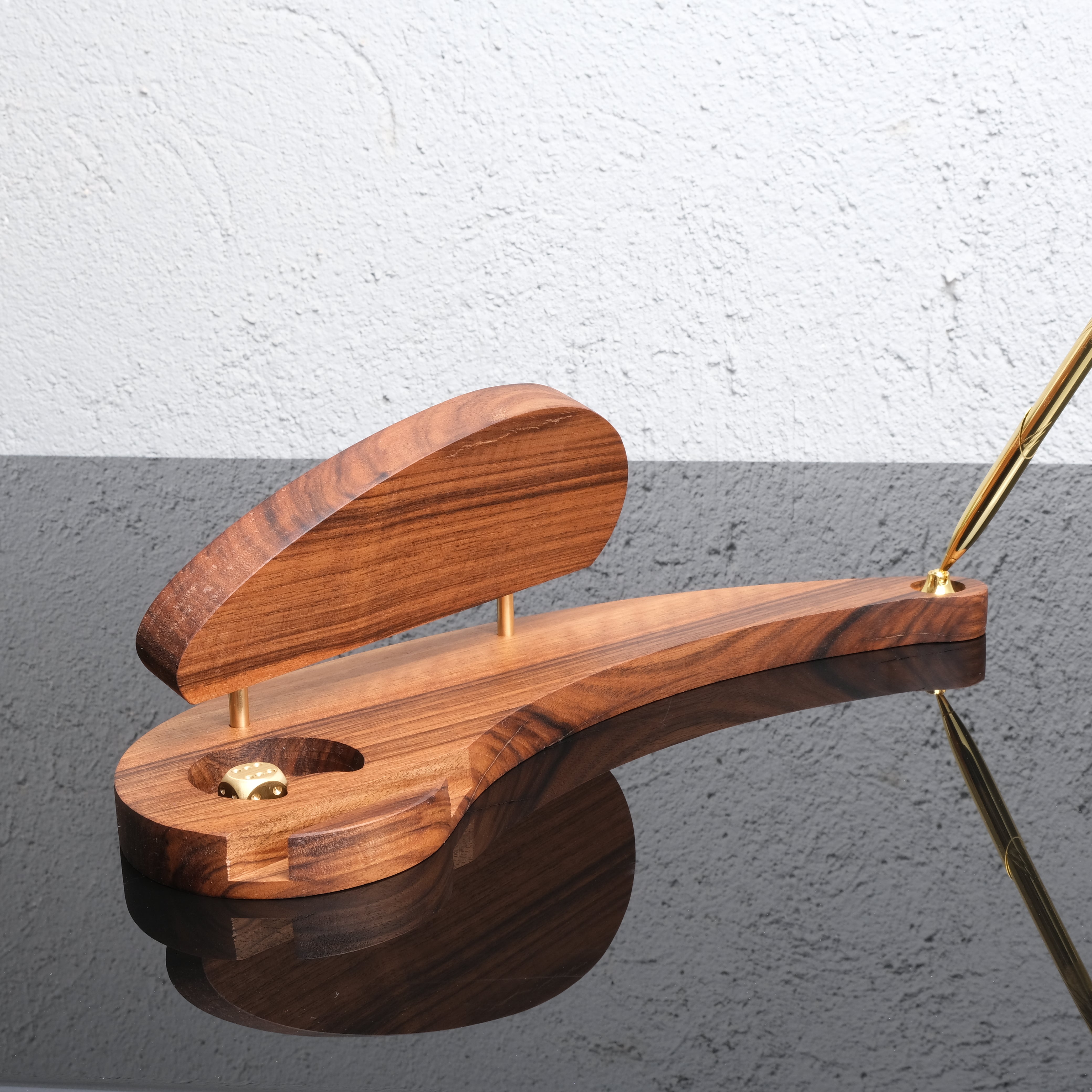 Calista Lüks Masa İsimliği – Zarafetin ve İşlevselliğin Buluşma Noktası