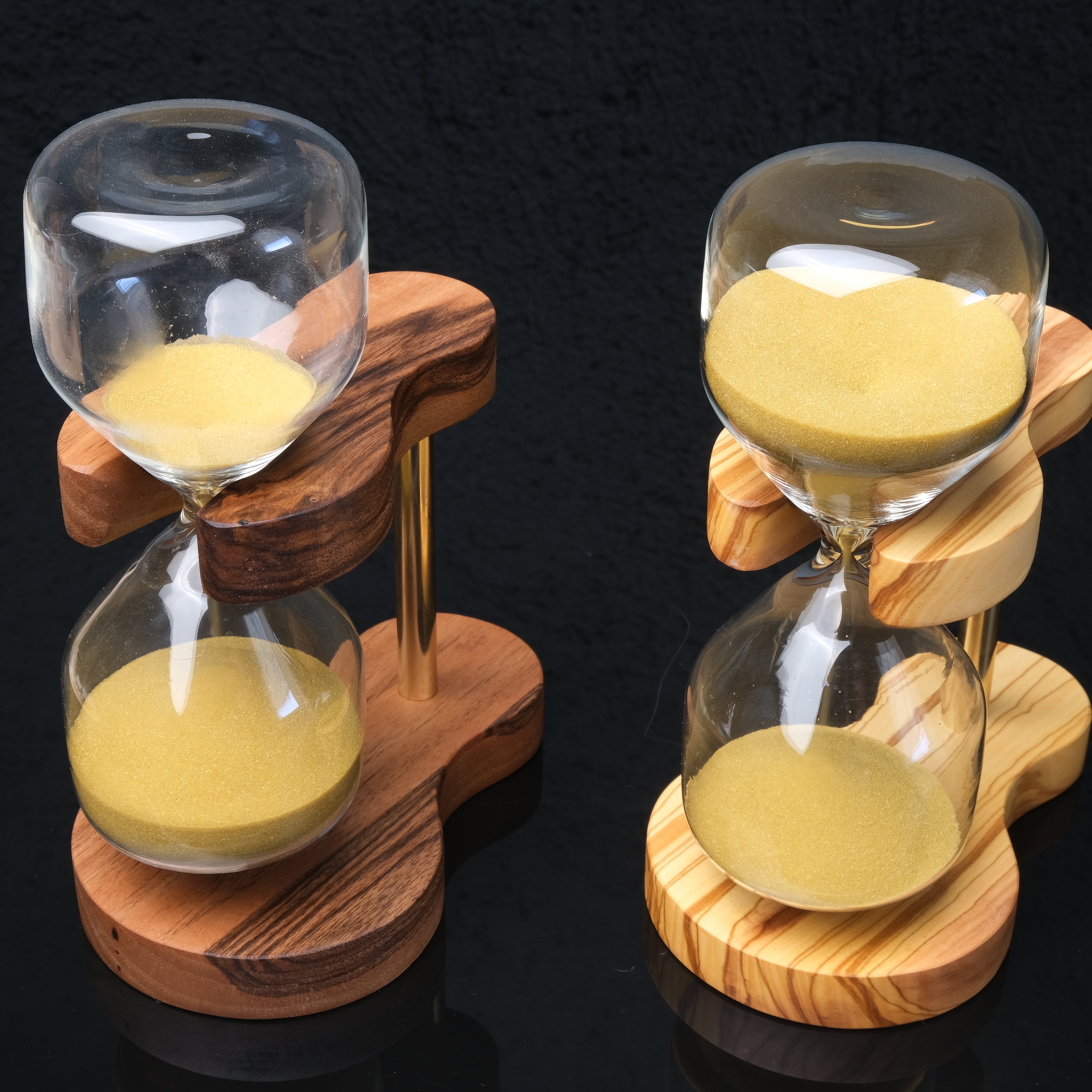 Chronos – Masif Ahşap & Cam Kum Saati | Lüks Masaüstü Ofis Aksesuarı ve Prestijli Hediye