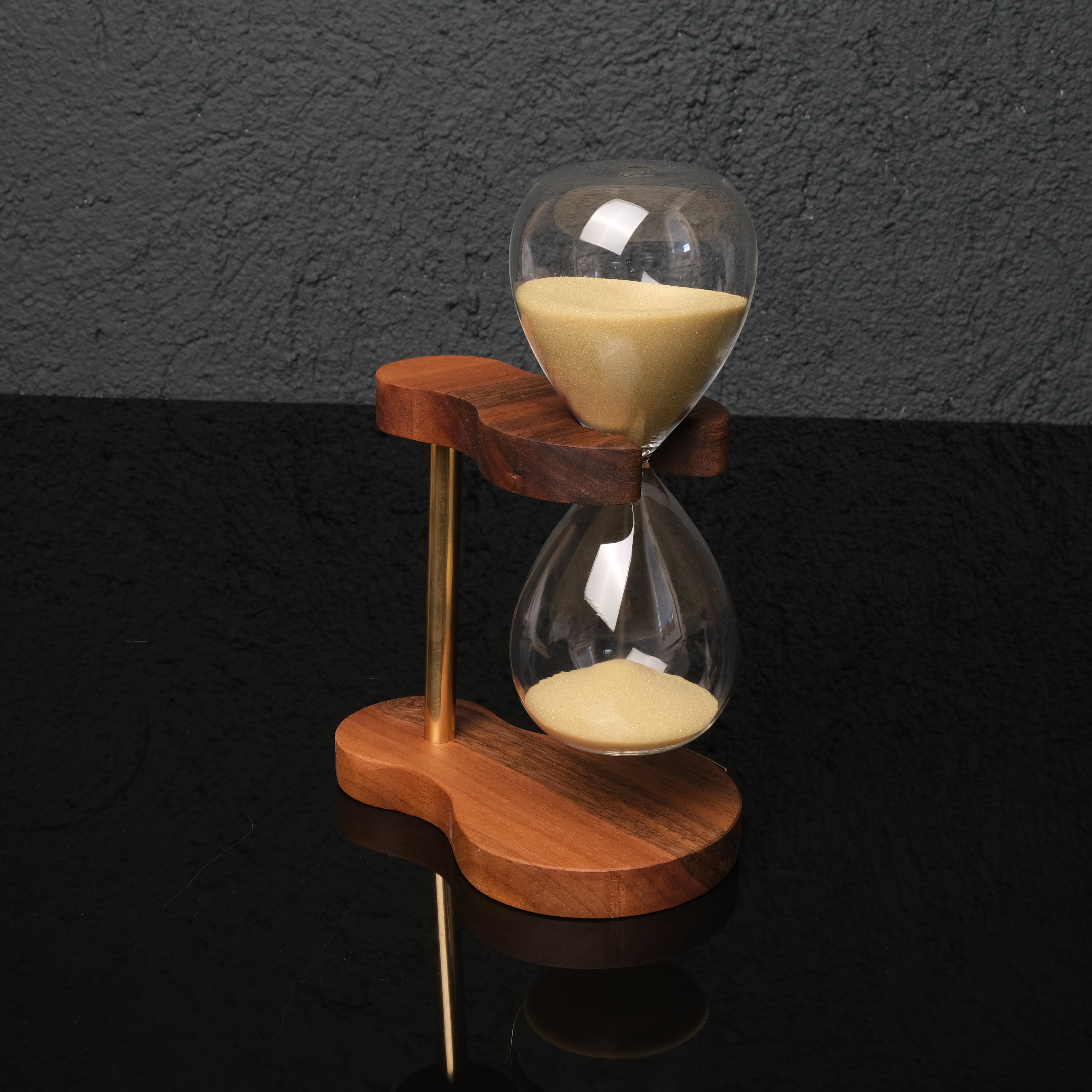 Chronos – Masif Ahşap & Cam Kum Saati | Lüks Masaüstü Ofis Aksesuarı ve Prestijli Hediye