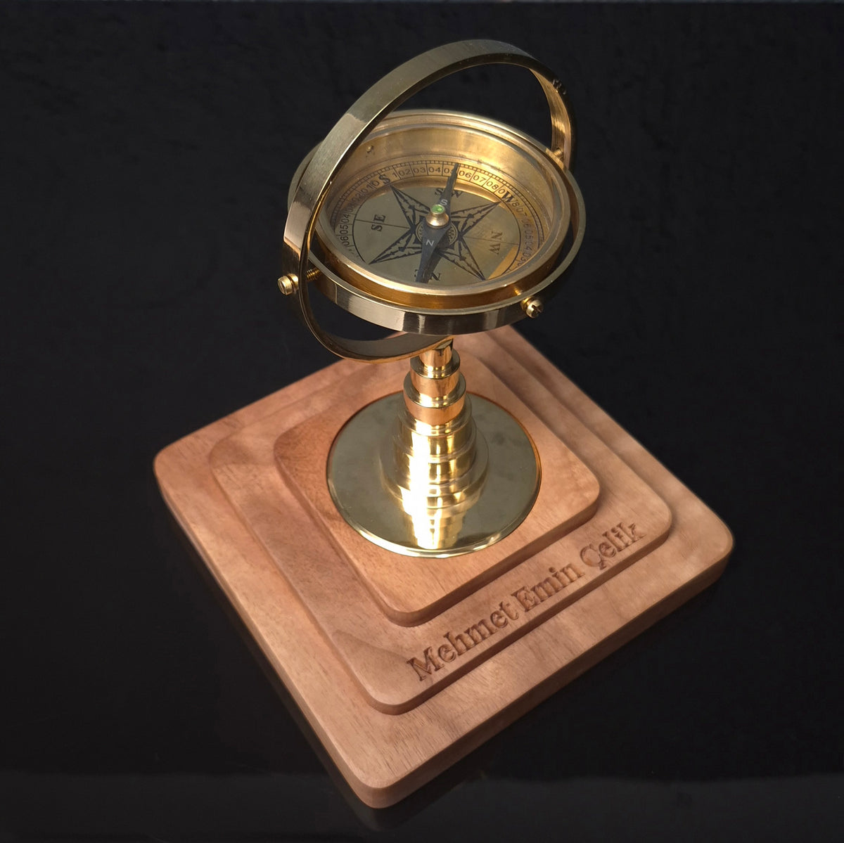 Gyro Compass – Hediyelik Pirinç Masa Pusulası