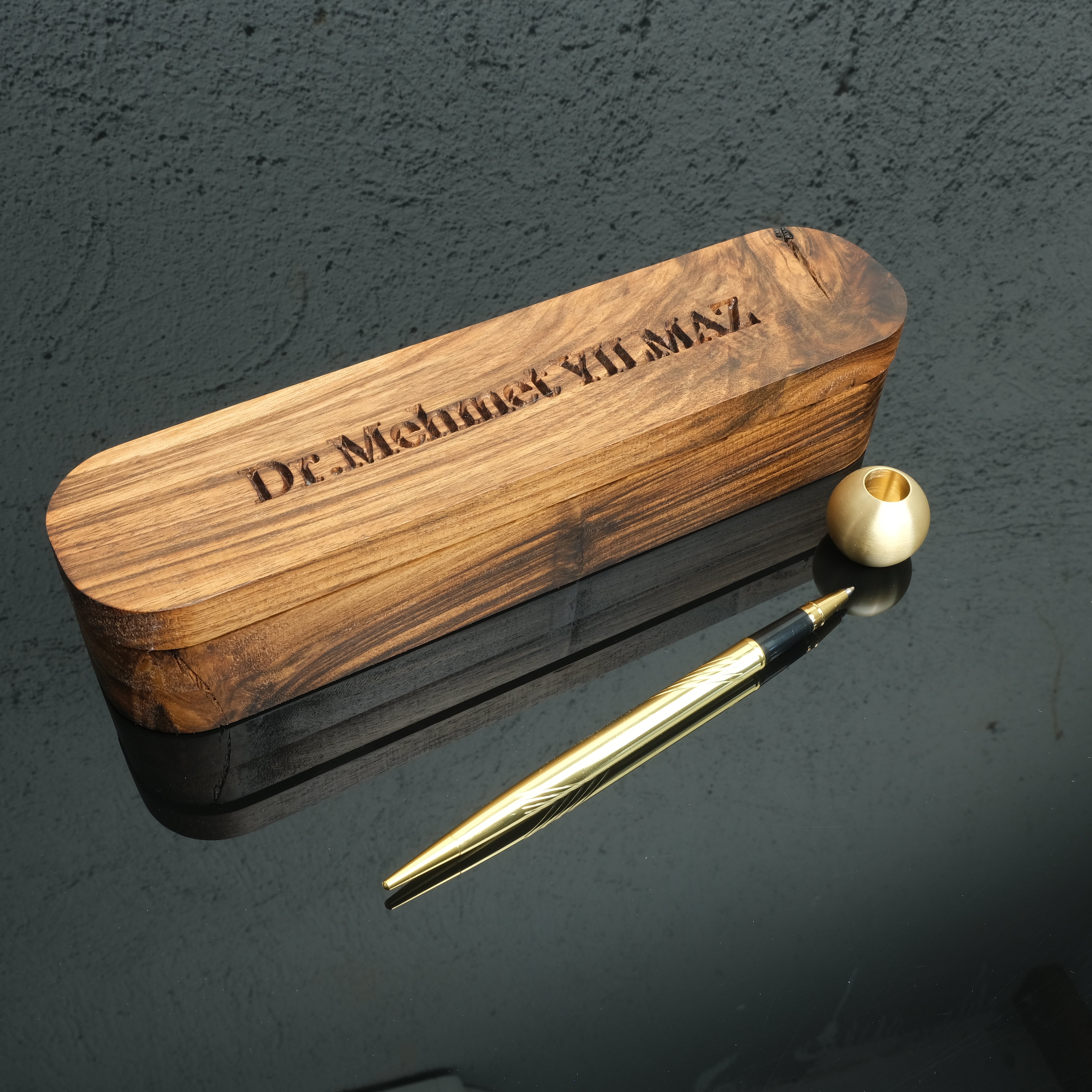 ASYMMETRIC WOODEN PEN HOLDER