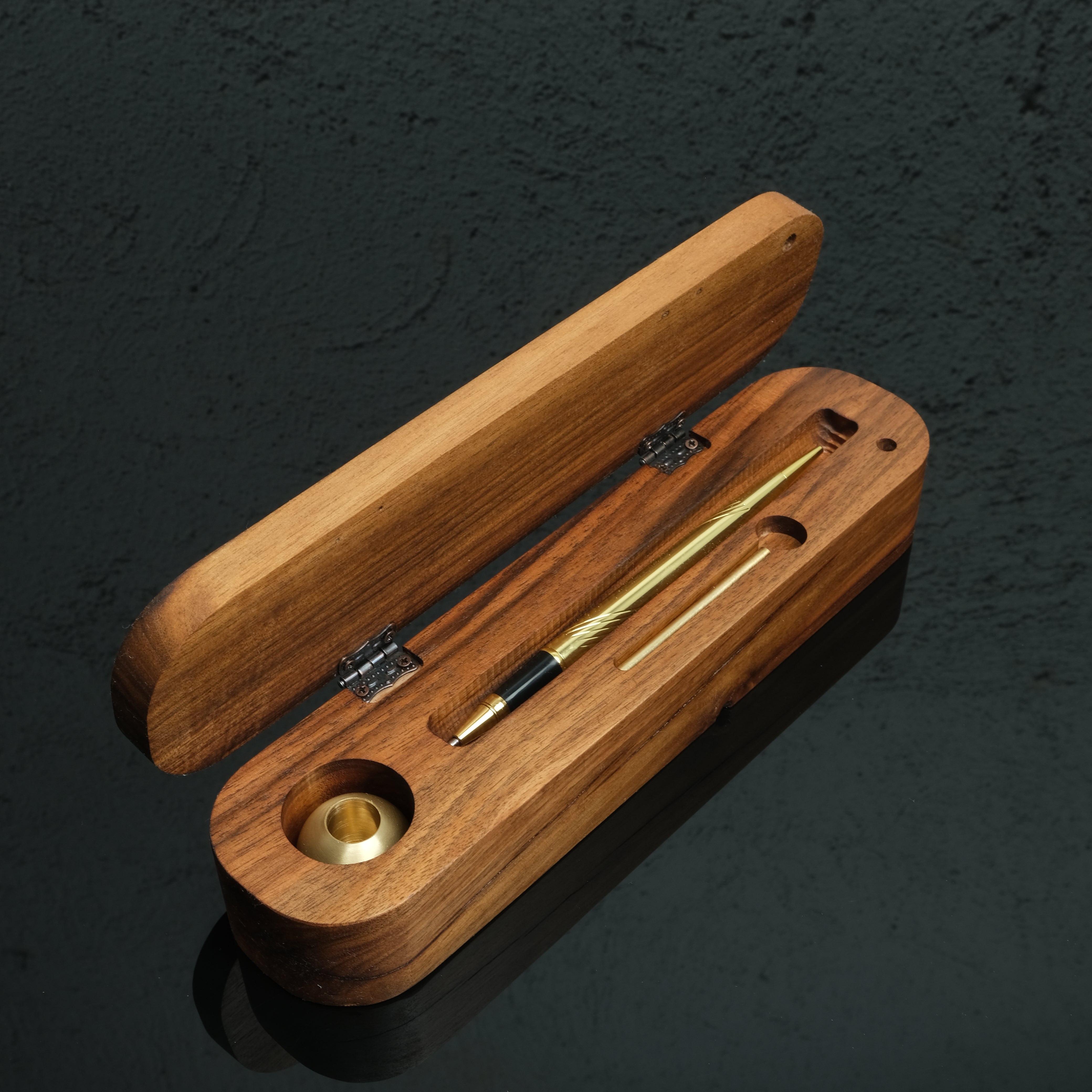 ASYMMETRIC WOODEN PEN HOLDER