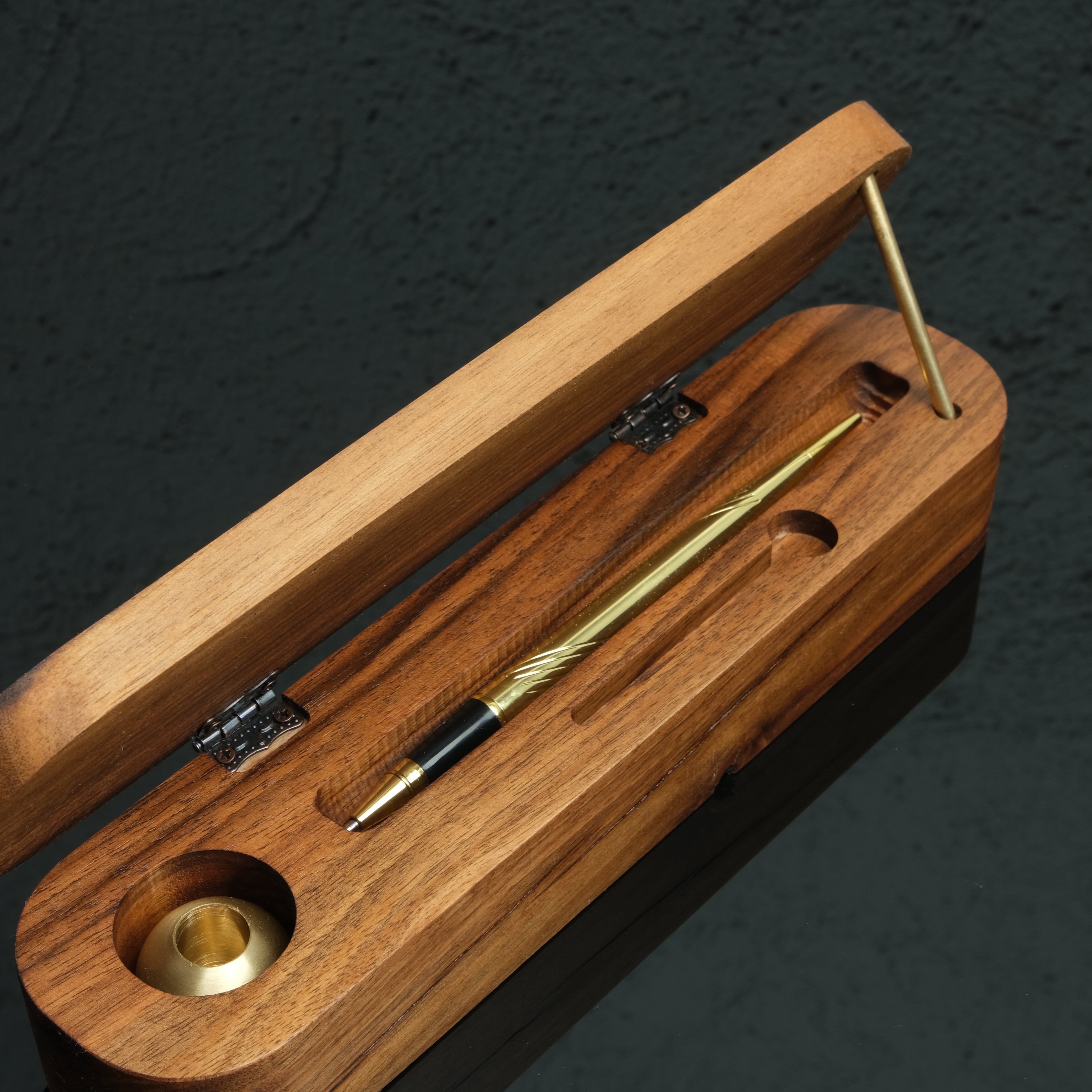 ASYMMETRIC WOODEN PEN HOLDER