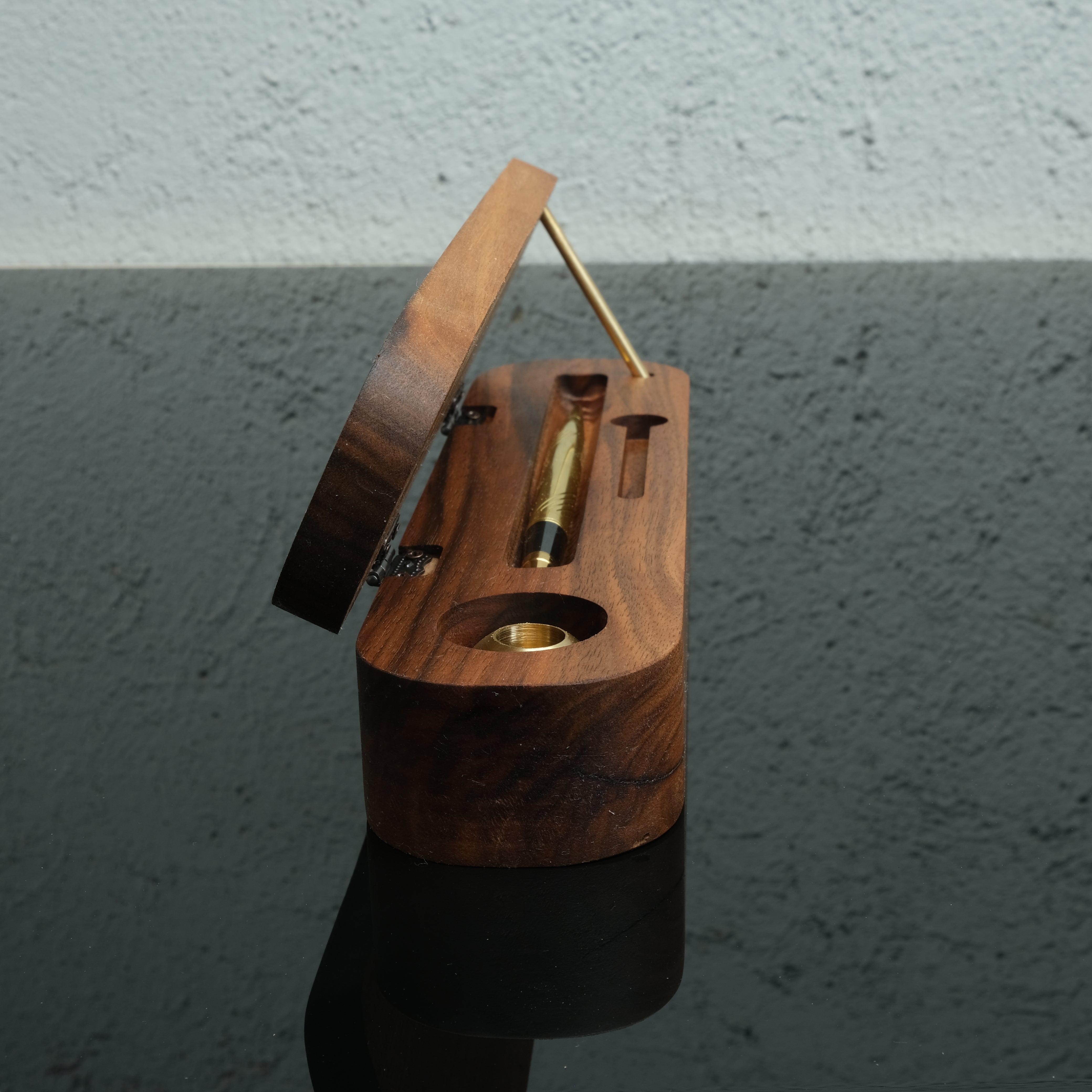 ASYMMETRIC WOODEN PEN HOLDER