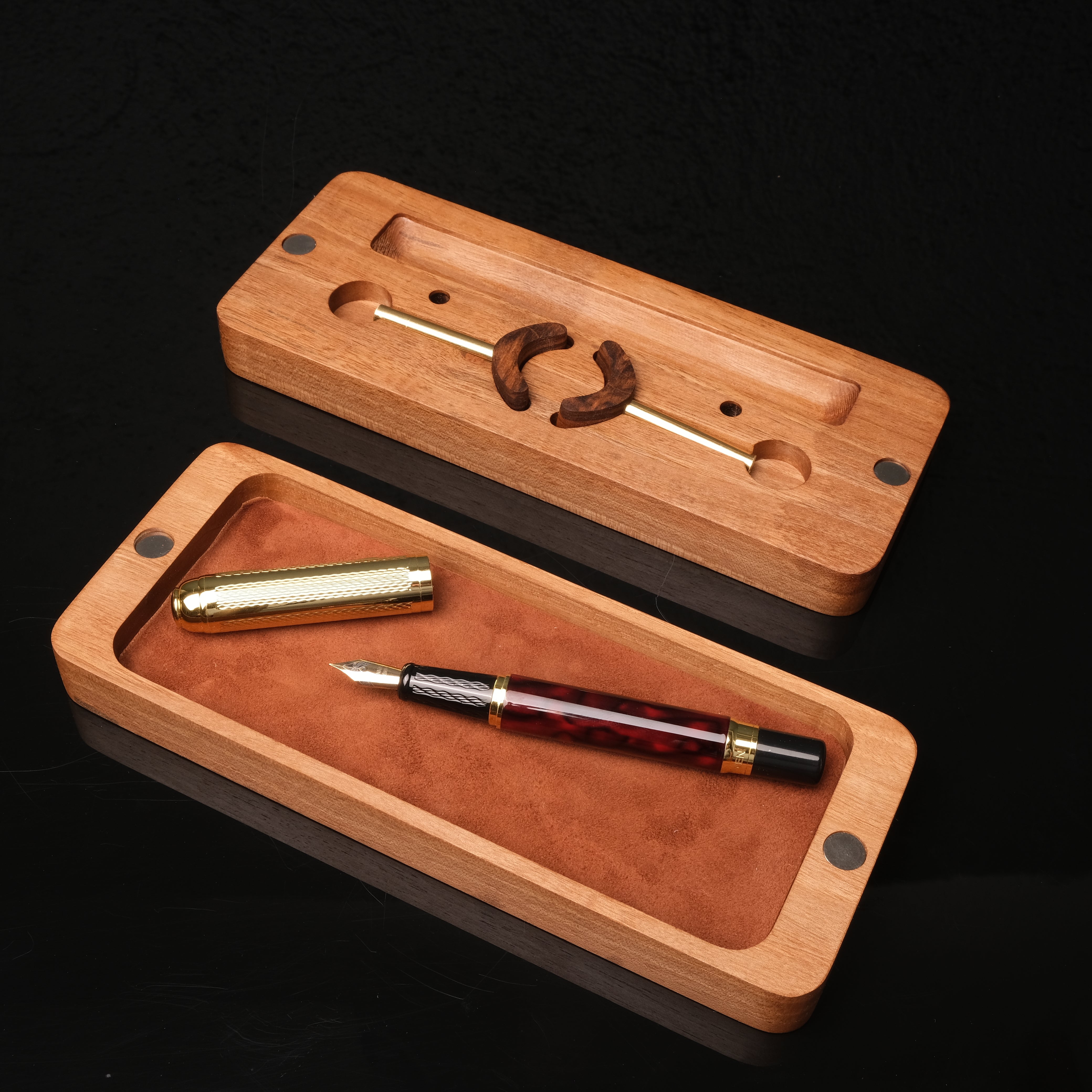 ASYMMETRIC WOODEN PEN HOLDER