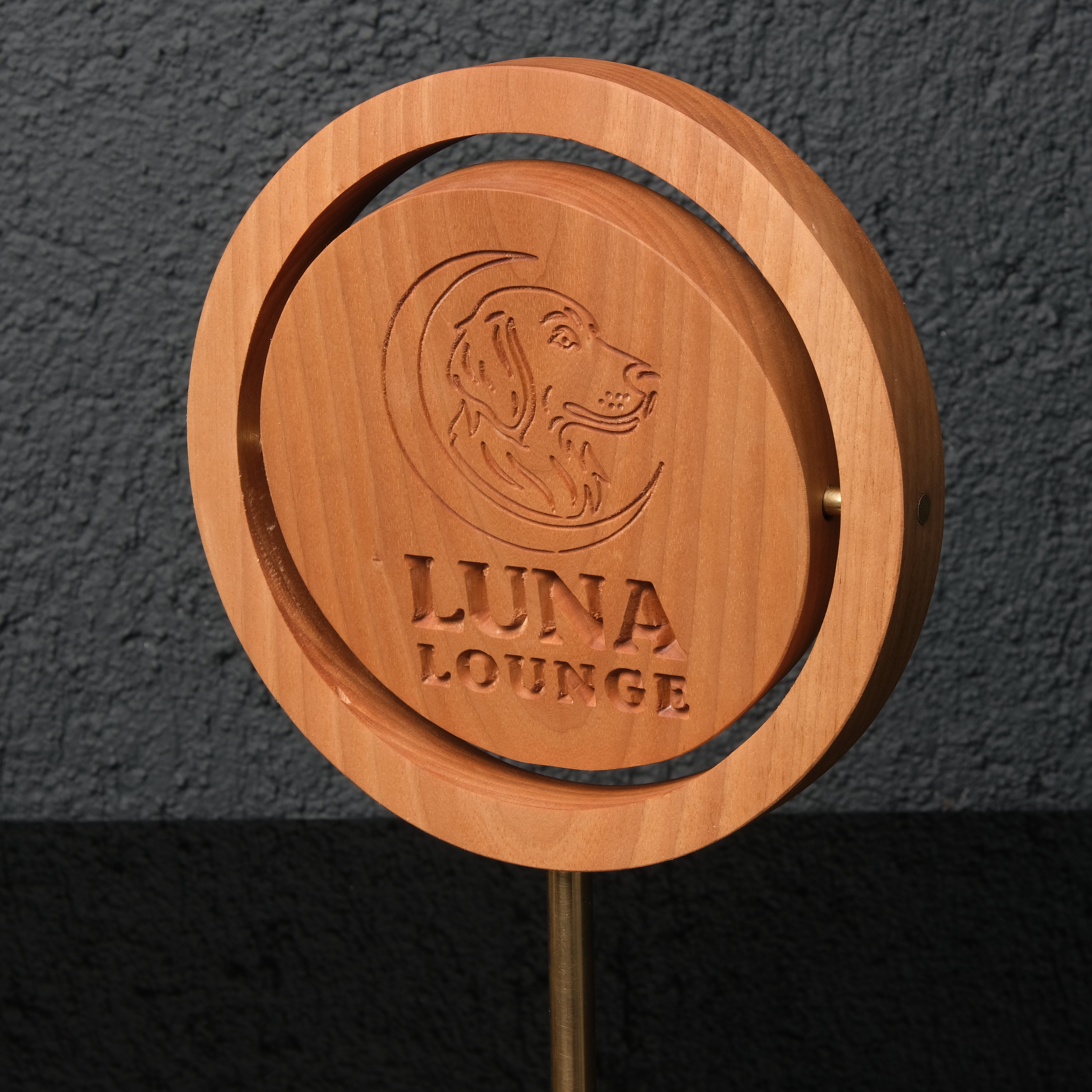 Orbis – Kişiye Özel Döner Masa Objesi (Logo & Motto Tasarımlı)