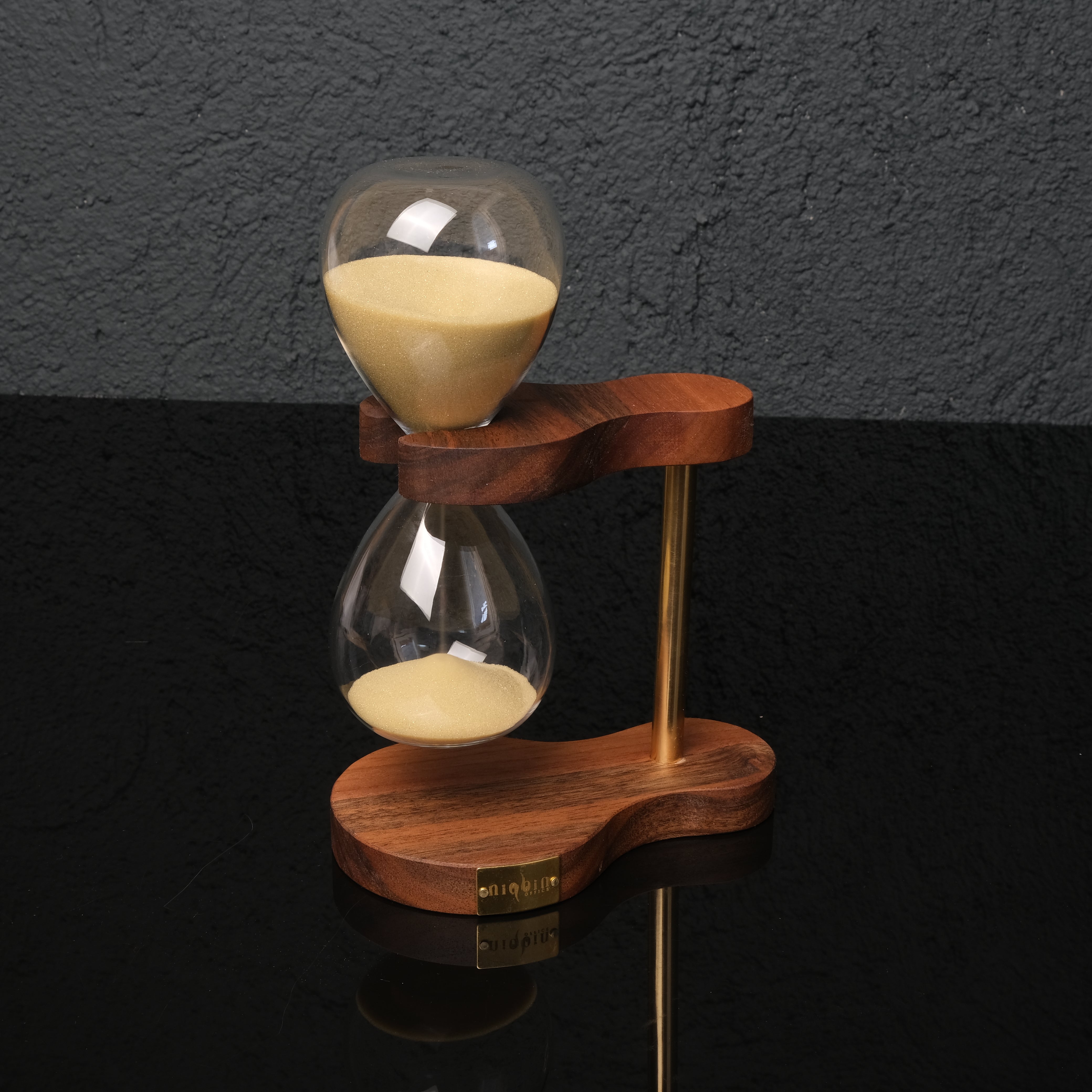 Chronos – Masif Ahşap & Cam Kum Saati | Lüks Masaüstü Ofis Aksesuarı ve Prestijli Hediye