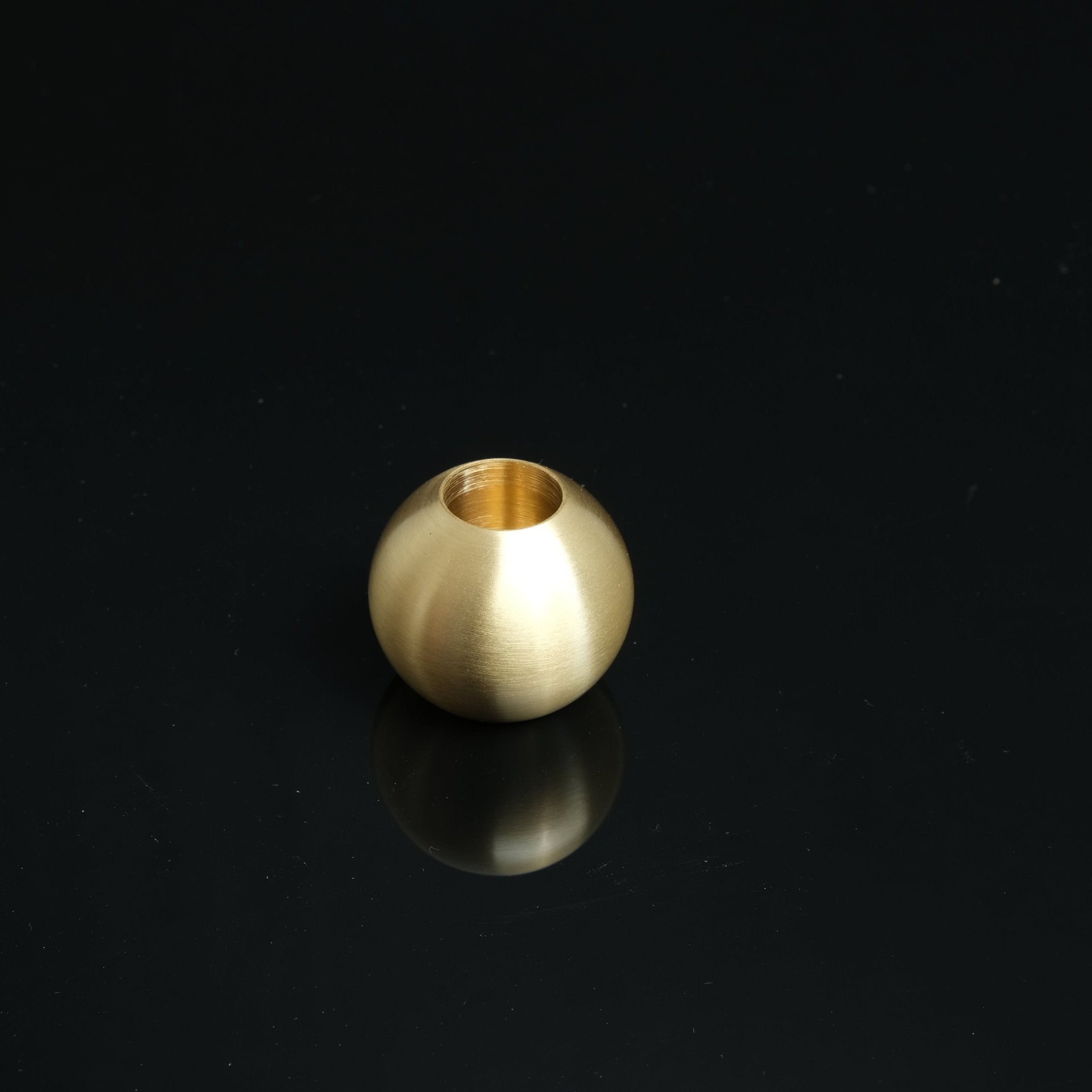 Aurum Sphere – Som Pirinç Kalem Tutucu - Niqbin Office