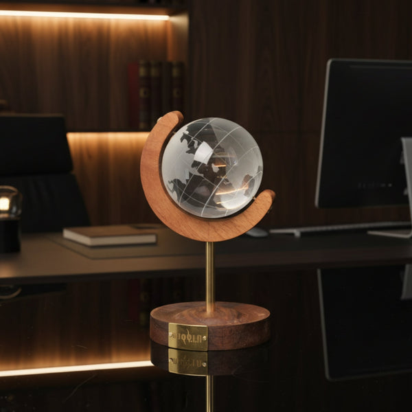 Axis – Ceviz Ağacı ve Pirinç Detaylı Kristal Küre Masaüstü Aksesuarı - Niqbin Office